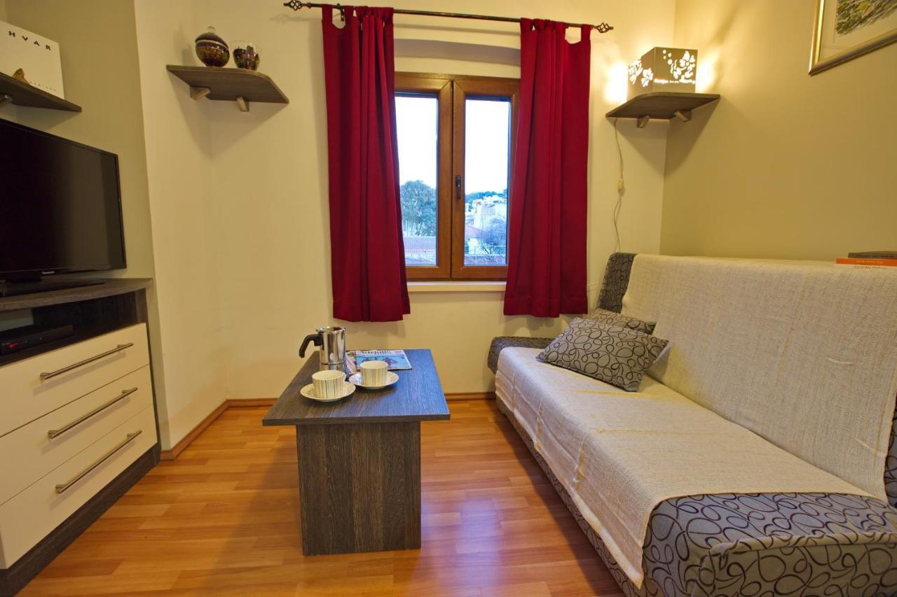 Apartments With A Parking Space Jelsa, Hvar - 8713 Jelsa  Exterior foto